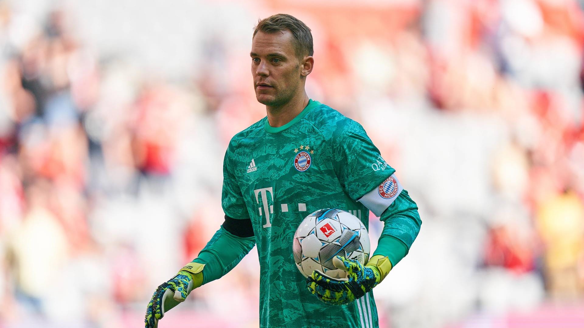 Kapitän Manuel Neuer darf natürlich nicht fehlen. Er ist der Anführer des Teams und soll es auch noch einige Jahre bleiben. Sein 2021 auslaufender Vertrag soll Berichten zufolge verlängert werden.