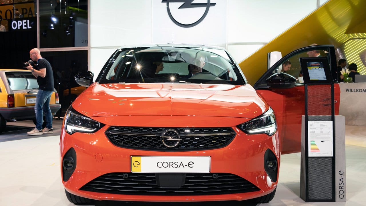 Opels Kleinwagen als Elektroversion auf der IAA 2019.