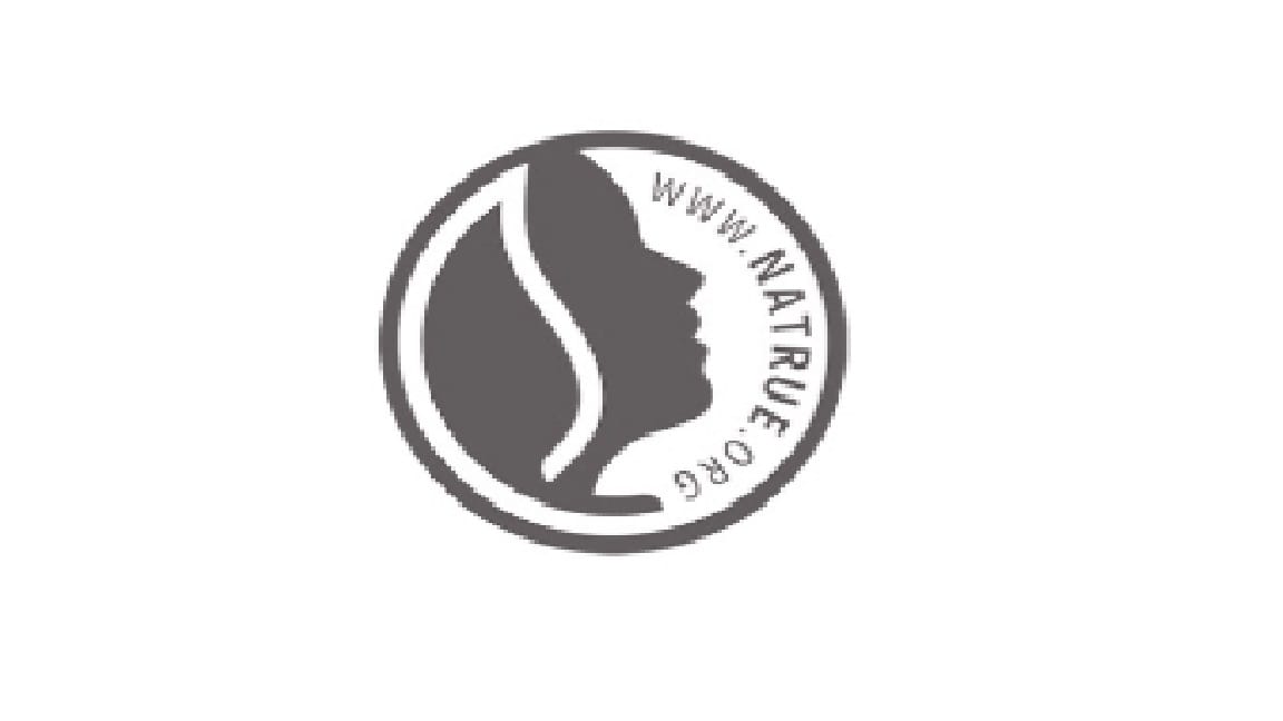Natrue-Siegel: Dieses Siegel wurde von Naturkosmetikherstellern entwickelt und zeigt an, dass das Produkt überwiegend aus Naturstoffen pflanzlicher, tierirscher oder mineralischer Herkunft besteht.