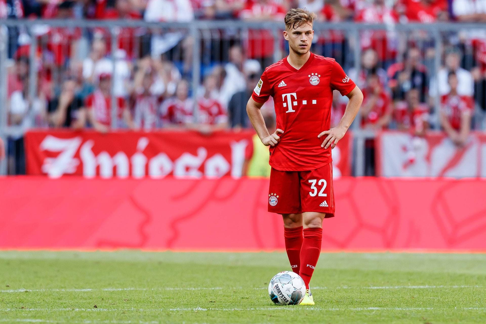 Joshua Kimmich: Giftig, unbequem, hartnäckig, aggressiv – mit diesen Qualitäten ist der Nationalspieler zum ständigen Antreiber der Münchner geworden. Schießt dabei manchmal über das Ziel hinaus – siehe den Tritt im Supercup gegen Dortmunds Sancho –, ist für das Spiel der Bayern aber unverzichtbar. Punkt für ihn. 3:7 Joshua Kimmich: Giftig, unbequem, hartnäckig, aggressiv – mit diesen Qualitäten ist der Nationalspieler zum ständigen Antreiber der Münchner geworden. Schießt dabei manchmal über das Ziel hinaus – siehe den Tritt im Supercup gegen Dortmunds Sancho –, ist für das Spiel der Bayern aber unverzichtbar. Punkt für ihn. 3:7