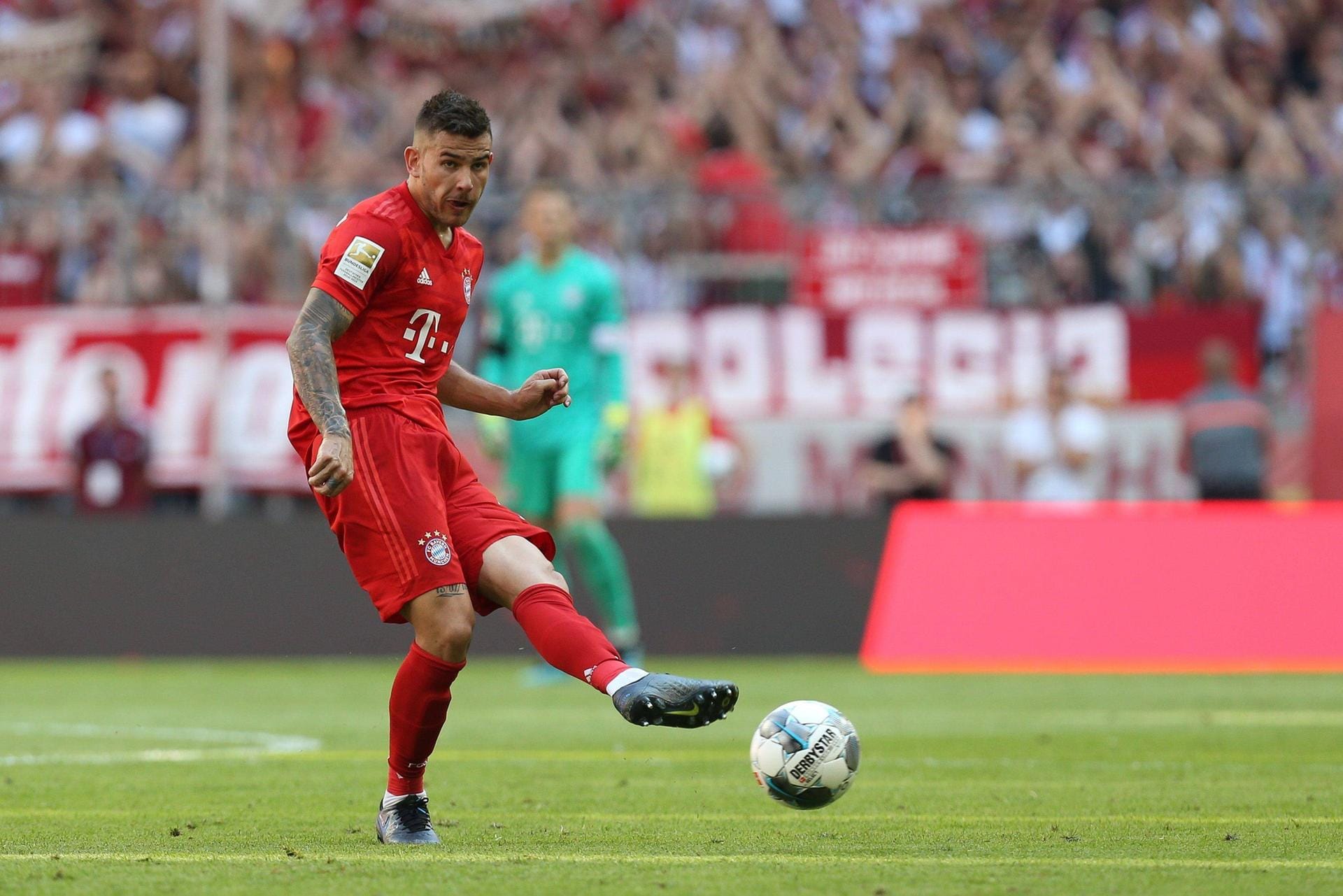Lucas Hernandez: Der 80-Mio.-Neuzugang spielt in der Innenverteidigung des Rekordmeisters als wäre er schon seit Jahren dabei. Defensiv stark und abgeklärt – und immer wieder mal mit Vorstößen in die Offensive. Mit seiner außergewöhnlichen Klasse liegt er im direkten Duell vorne. 2:4 Lucas Hernandez: Der 80-Mio.-Neuzugang spielt in der Innenverteidigung des Rekordmeisters als wäre er schon seit Jahren dabei. Defensiv stark und abgeklärt – und immer wieder mal mit Vorstößen in die Offensive. Mit seiner außergewöhnlichen Klasse liegt er im direkten Duell vorne. 2:4