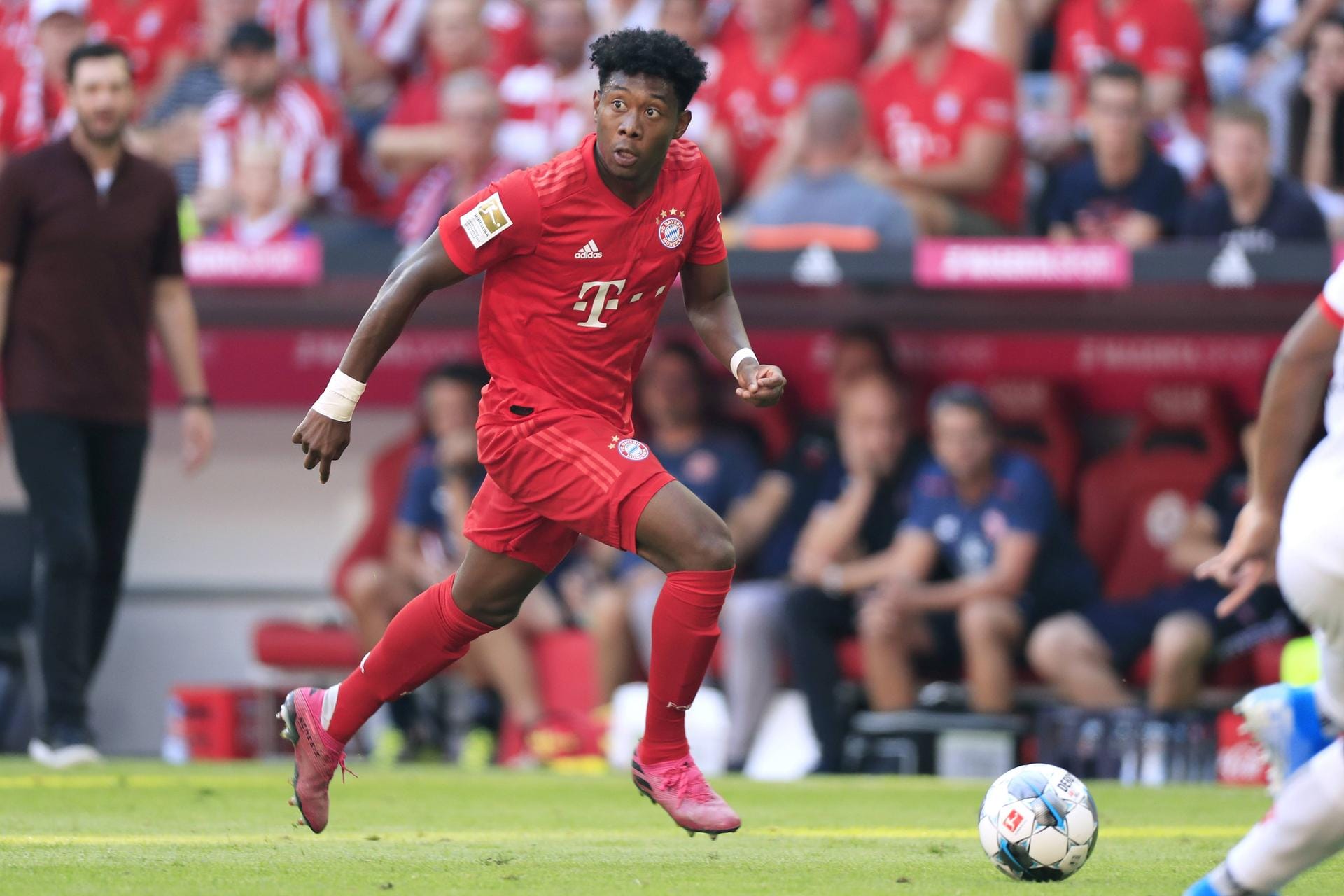 David Alaba: Der Österreicher ist auf Links gesetzt, seit Jahren fast schon eine Institution bei den Bayern. Traf beim 6:1 gegen Mainz mit einem herrlichen Freistoß. Alaba ist nun auch Teil des Mannschaftsrats des Rekordmeisters – was seinen Stellenwert noch mal verdeutlicht. Punkt für die Bayern. 3:5 David Alaba: Der Österreicher ist auf Links gesetzt, seit Jahren fast schon eine Institution bei den Bayern. Traf beim 6:1 gegen Mainz mit einem herrlichen Freistoß. Alaba ist nun auch Teil des Mannschaftsrats des Rekordmeisters – was seinen Stellenwert noch mal verdeutlicht. Punkt für die Bayern. 3:5
