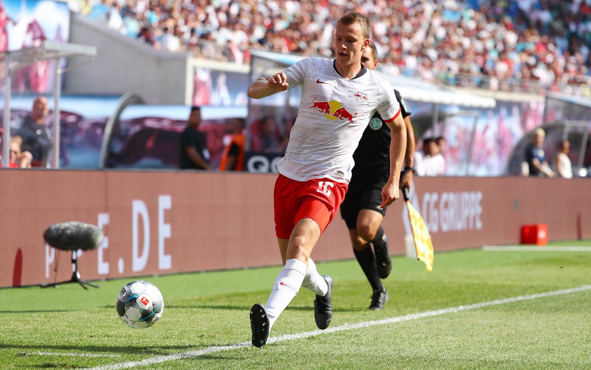 Lukas Klostermann: Der Nationalspieler und RB-Kapitän ist bei Leipzig gesetzt. Und das, obwohl er erst 23 Jahre alt ist. Eines der größten Defensiv-Talente Deutschlands. Lukas Klostermann: Der Nationalspieler und RB-Kapitän ist bei Leipzig gesetzt. Und das, obwohl er erst 23 Jahre alt ist. Eines der größten Defensiv-Talente Deutschlands.
