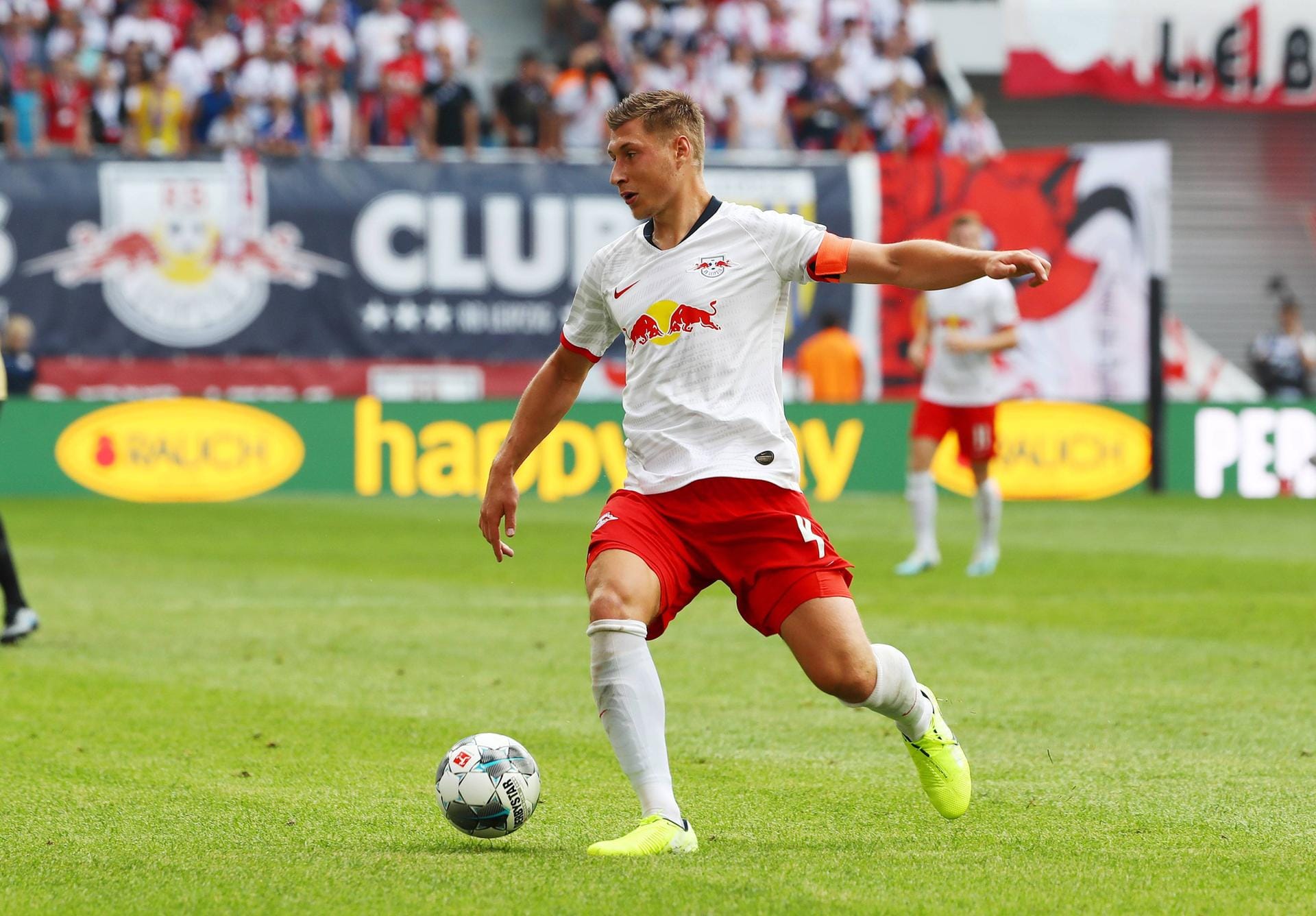 Willi Orban: Eine wichtige Stütze im Spiel der Leipziger. Er strahlt Autorität auf dem Platz aus und stand in den ersten drei Liga-Partien jedes Mal in der Startelf. Das Level seines Gegenüber hat er allerdings nicht.