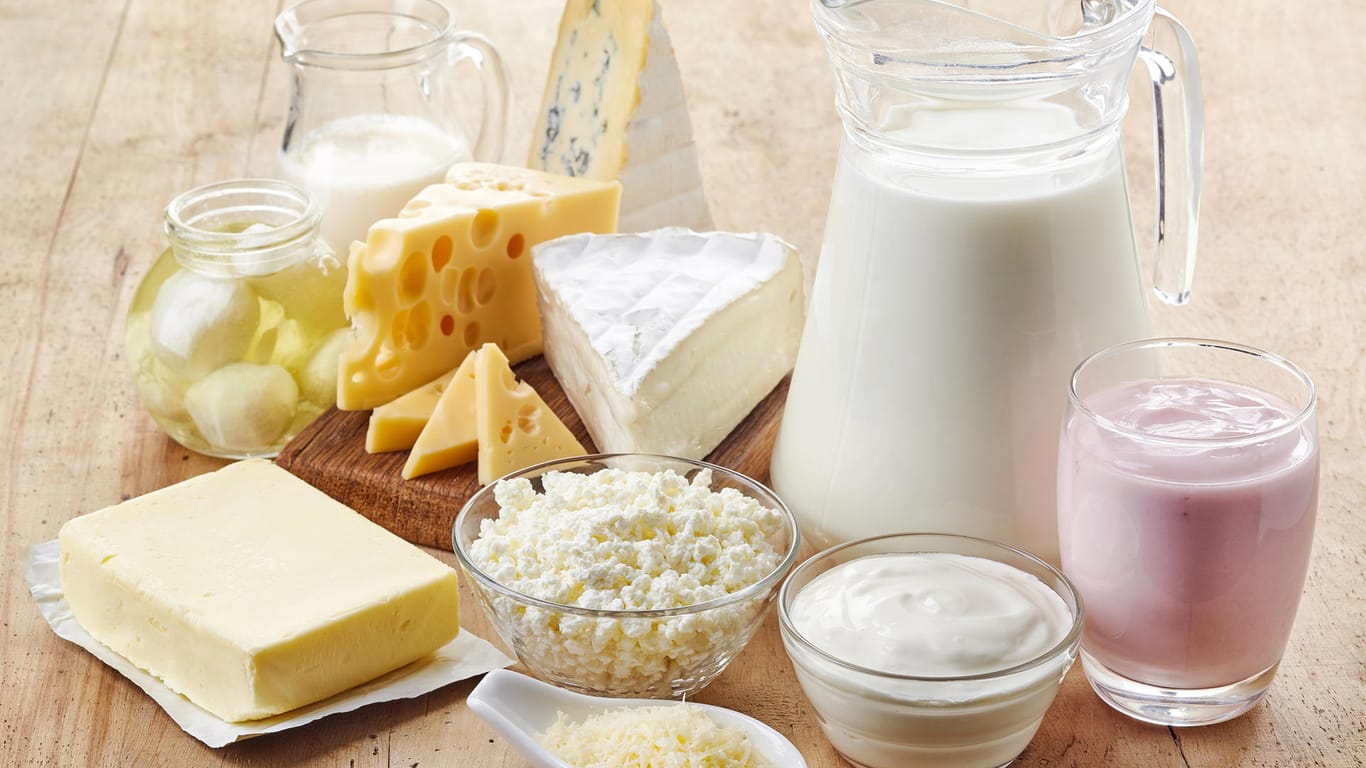 Reduced-fat dairy products: They can also alleviate the symptoms.  Experts recommend consuming 0.5 liters of reduced-fat milk or other low-fat dairy products (cheese, yoghurt or quark) every day.