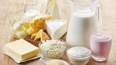 Fettreduzierte Milchprodukte: Auch sie können die Beschwerden mildern. Experten empfehlen, täglich 0,5 Liter fettreduzierte Milch oder andere fettarme Milchprodukte (Käse, Joghurt oder Quark) zu verzehren.