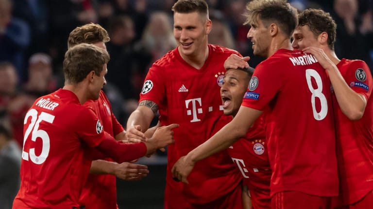 Der FC Bayern München ist mit einem 3:0-Erfolg gegen Roter Stern Belgrad in die Gruppenphase der Champions League gestartet. Gegen die Serben läuft aber längst nicht alles rund – die Noten.
