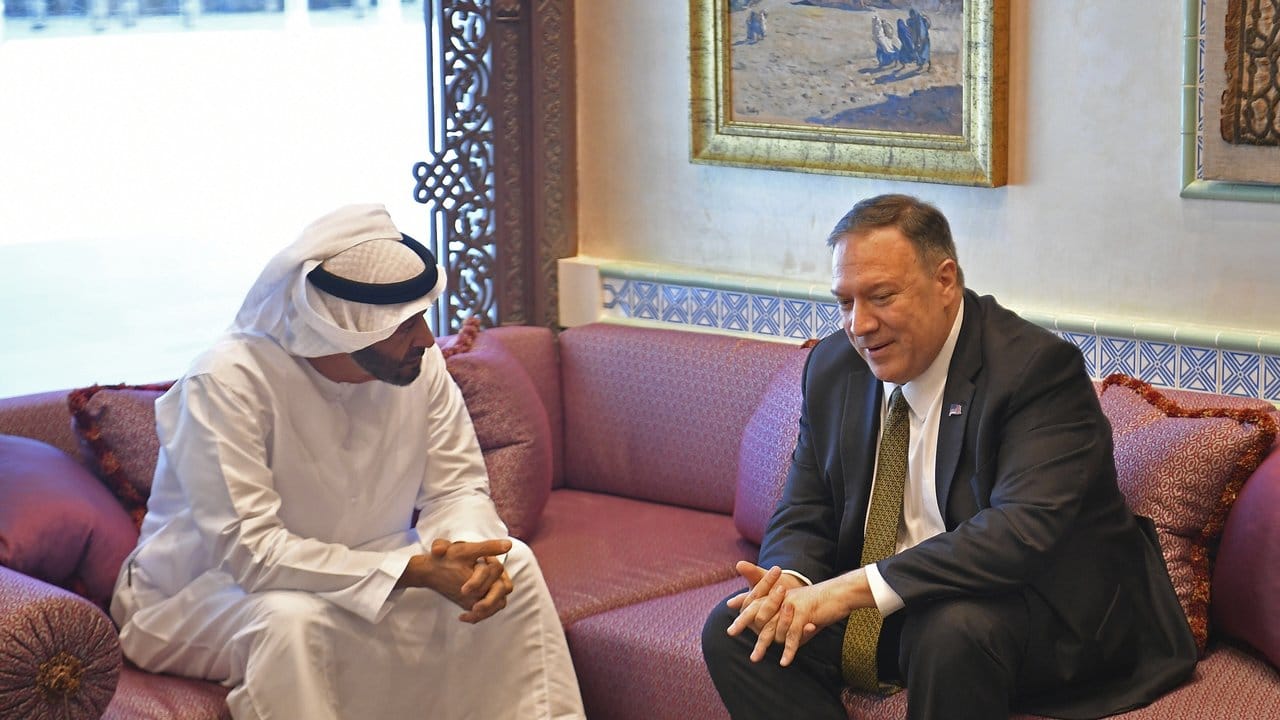 US-Außenminister Mike Pompeo im Gespräch mit Kronprinz Mohamed bin Zayed al-Nahyan in Abu Dhabi.