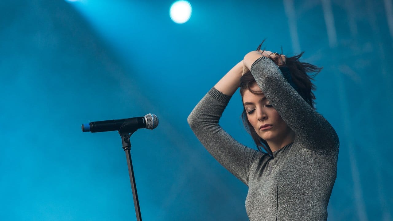 Die neuseeländische Sängerin Lorde beim Musikfestival Hurricane 2017.
