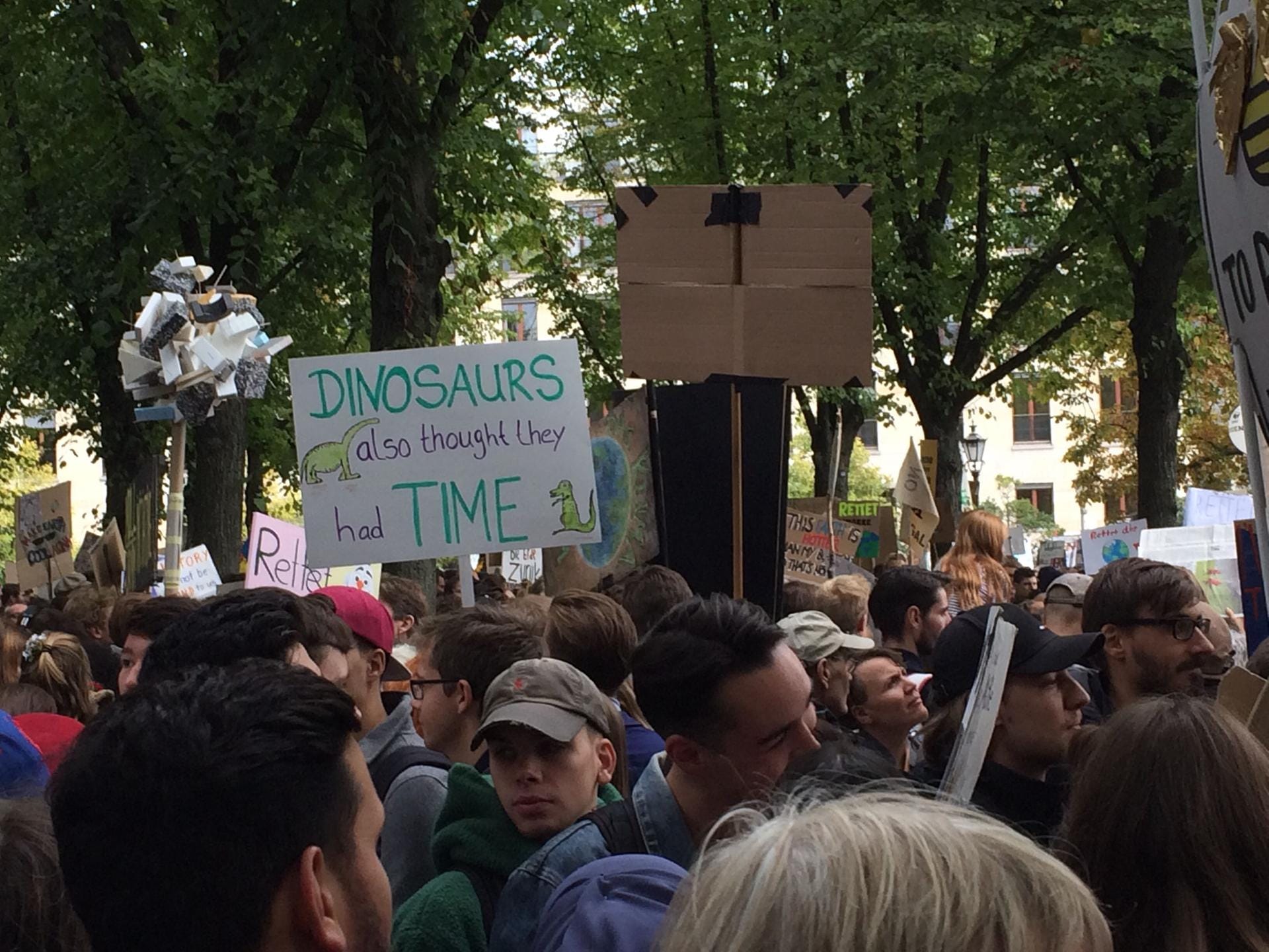 Keine Zeit mehr: In Berlin fordern die Demonstranten die Politik auf, etwas zu tun.