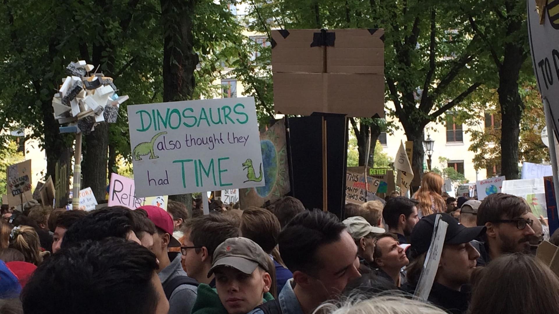 Keine Zeit mehr: In Berlin fordern die Demonstranten die Politik auf, etwas zu tun.