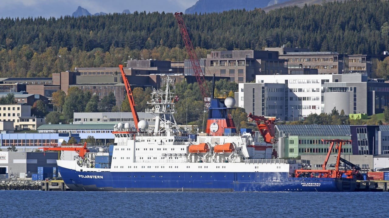 Das deutsche Forschungsschiff "Polarstern" vor Tromsø in Norwegen.