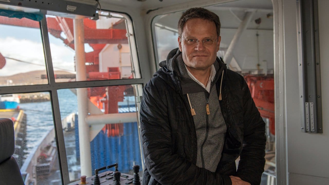 Startbereit: Markus Rex, Leiter der Expedition und des Forschungsprojekts "Mosaic", auf der Brücke der "Polarstern".