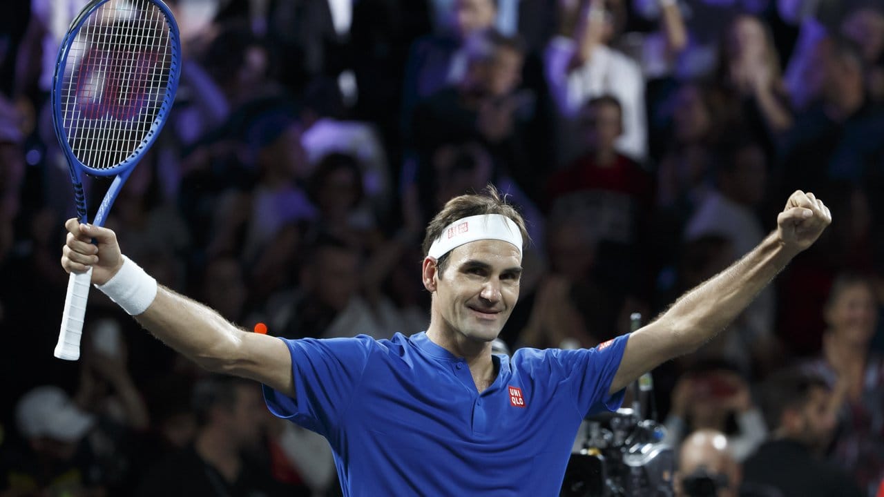 Routiniert hat Roger Federer mit seinem Sieg beim Laver Cup Team Europa wieder in Führung gebracht.