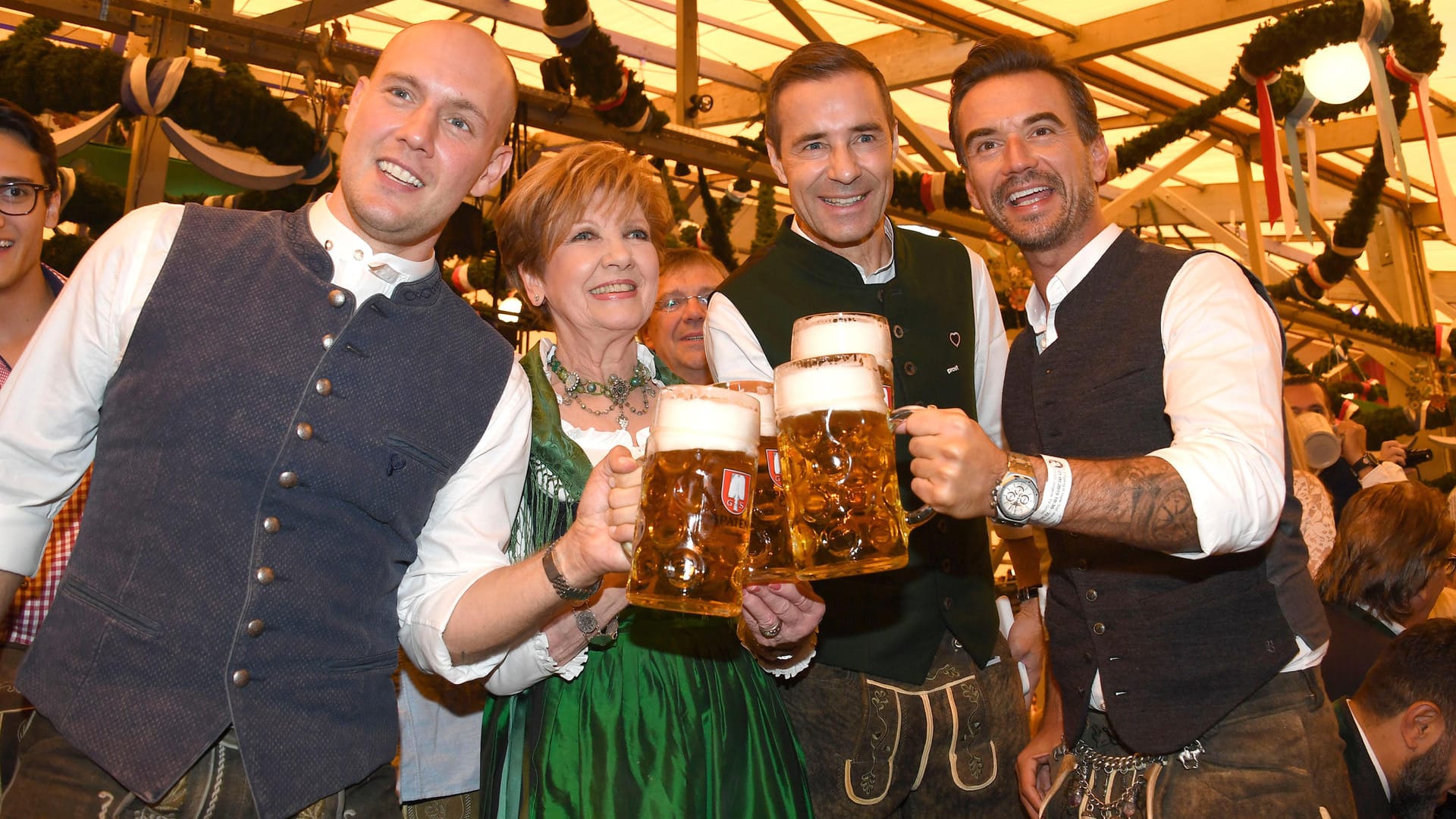 Oli P. und Carolin Reiber erschienen ebenfalls auf dem Oktoberfest.