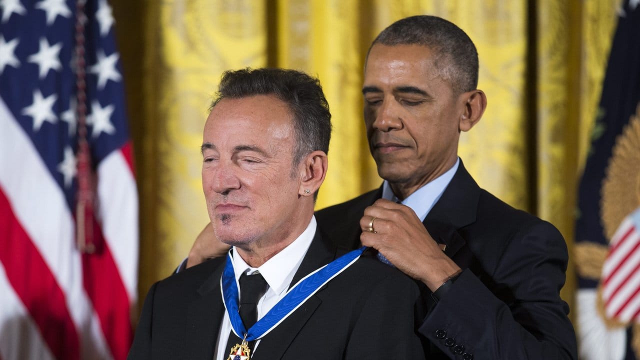 Barack Obama verlieh Bruce Springsteen 2016 die Freiheitsmedaille.