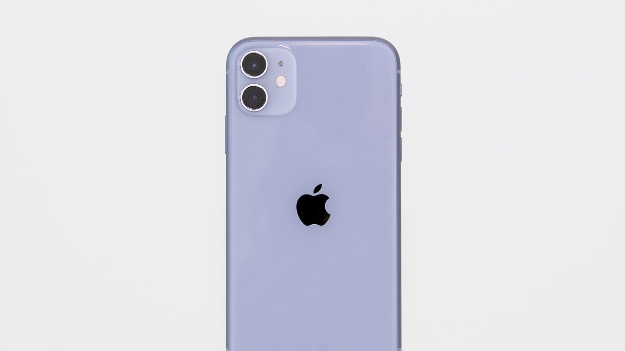 Auch im Standard-Modell iPhone 11 steht ein wenig mehr Platz für den Akku zur Verfügung.