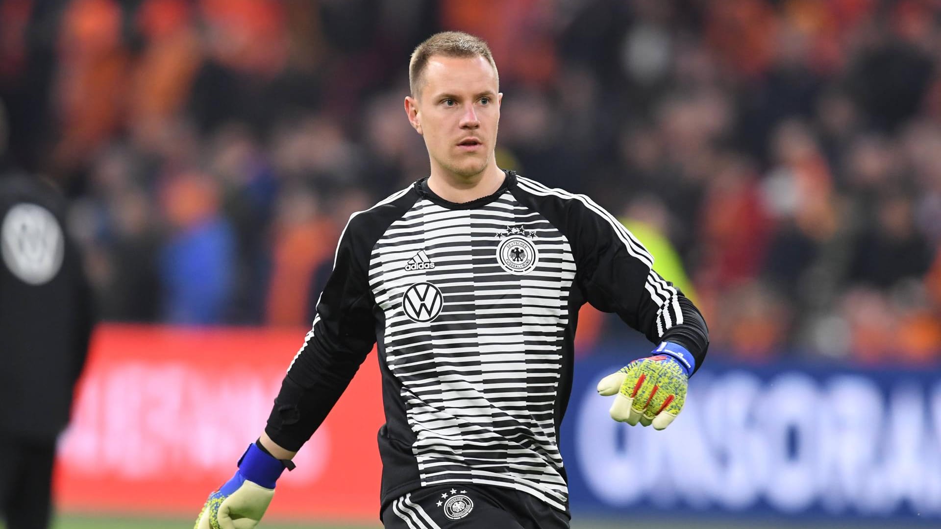 Torwart: Marc-André ter Stegen (FC Barcelona). Er würde Bayern-Torwart Manuel Neuer ersetzen.