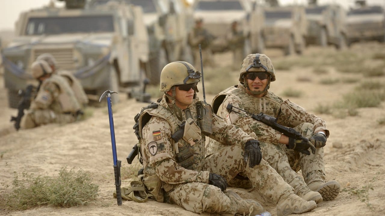 Die Bundeswehr beteiligt sich mit bis zu 1300 Soldaten an einem Ausbildungseinsatz in Afghanistan.