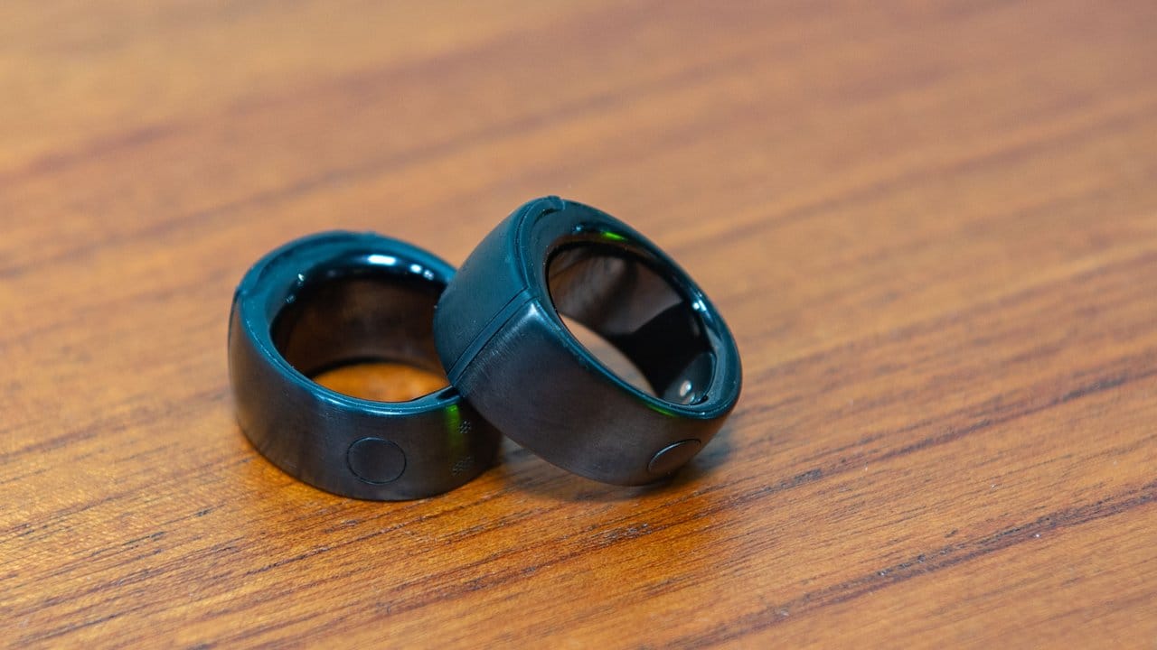 Kommunikativer Ring: Mit dem Echo Loop am Finger können Träger mit der Sprachassistentin Alexa kommunizieren.