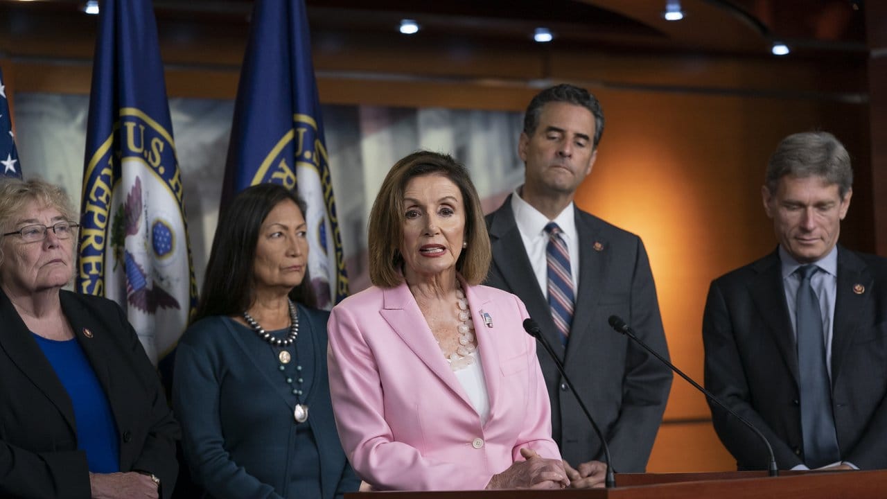 Nancy Pelosi, Vorsitzende des US-Repräsentantenhauses, leitet in Washington eine Debatte zur Ukraine-Affäre.
