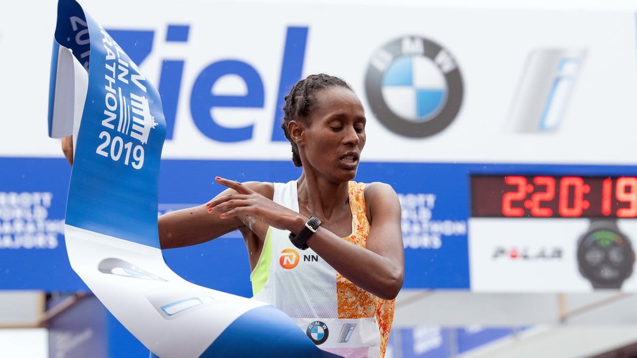 Ashete Bekere gewann den Berlin Marathon der Frauen.