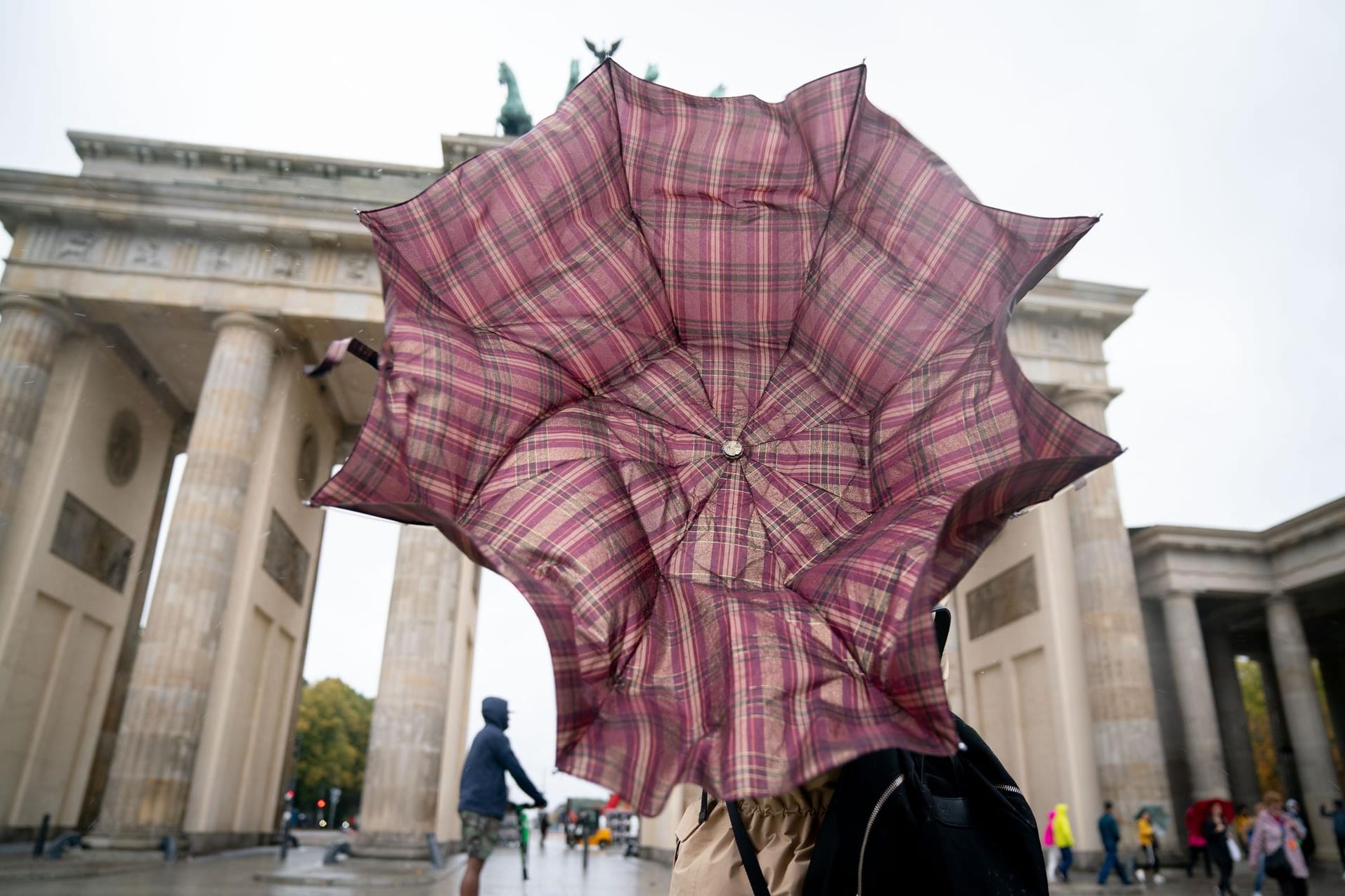 Auch in Berlin sorgt "Mortimer" für starke Windböen.