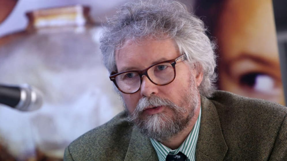 In der AfD Hessen wurde Anfang 2019 das dritte Ausschlussverfahren gegen Peter Münch eingeleitet, der bis 2017 drei Jahre lang Sprecher war. Münch sieht darin einen Versuch, ihn für Kritik an AfD-Mandatsträgern abzustrafen. Münch wollte selbst in der Partei Karriere machen und wirft gewählten Abgeordneten Unfähigkeit vor.