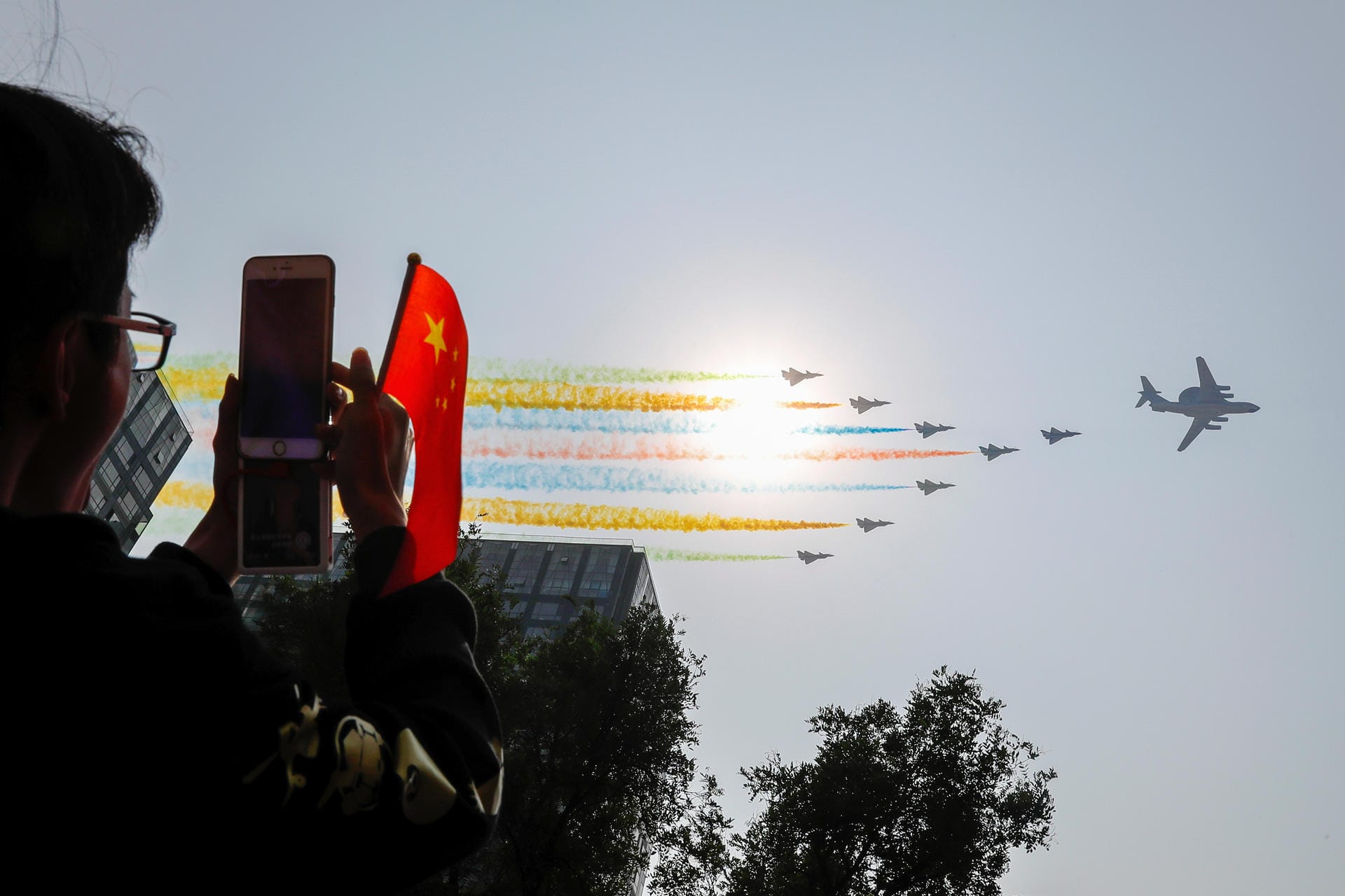 An der riesigen Militärparade am Platz des Himmlischen Friedens in Peking nahmen mehr als 160 Flugzeuge...