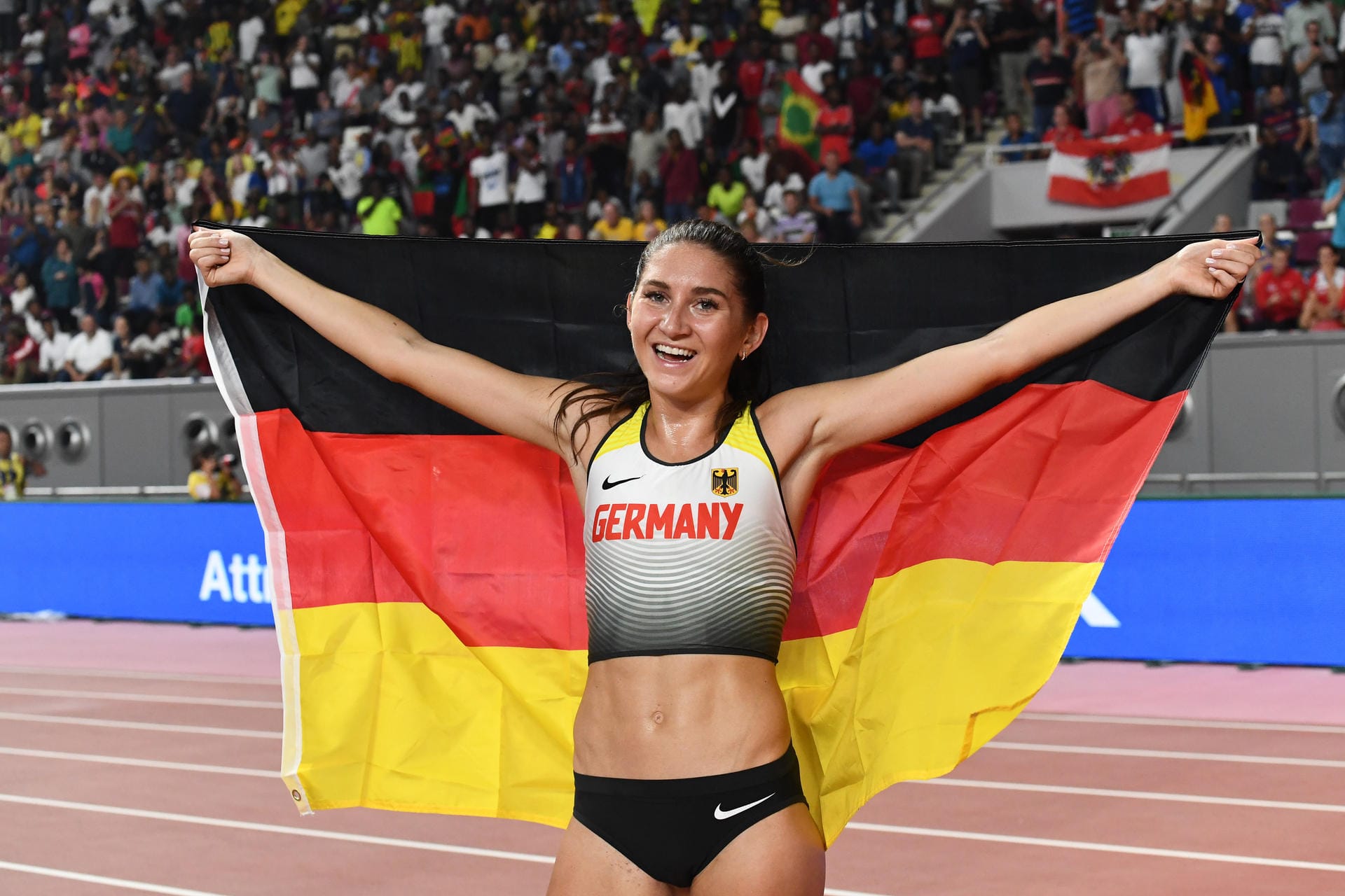 Mit Gesa Felicitas Krause hat die erste Deutsche eine Medaille bei der Leichtathletik-WM in Katar gewonnen. Über die 3000 Meter Hindernis glänzte die 27-Jährige und holte Bronze. Aus deutscher Sicht soll es aber nicht bei dieser einen Medaille bleiben. Auch andere Athleten haben gute Chancen, Edelmetall zu gewinnen.