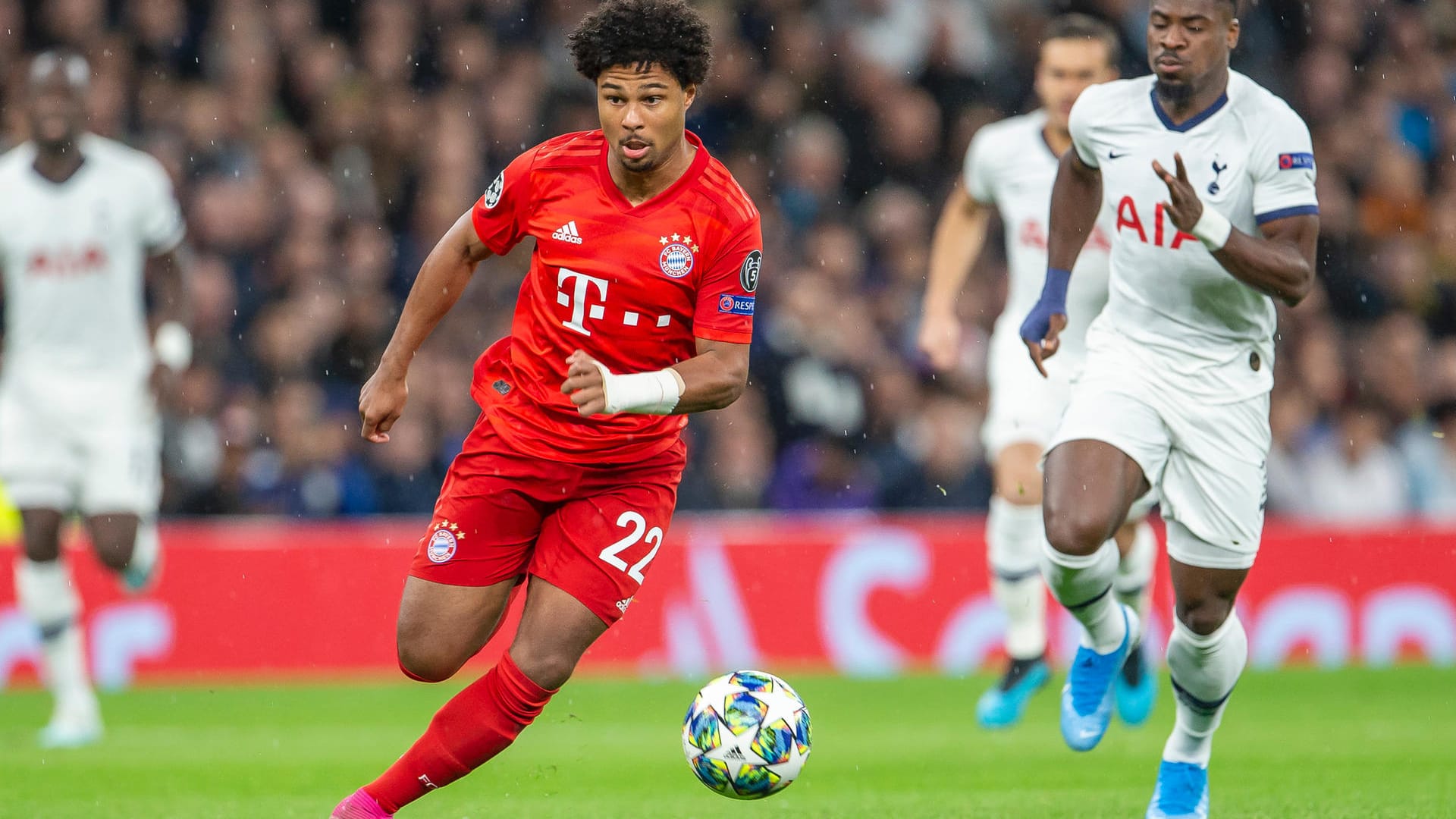 "Daily Telegraph": "Demütigung. Der ehemalige Arsenal-Flügelspieler Gnabry schießt vier Tore, als die Deutschen die Spurs zerstören."