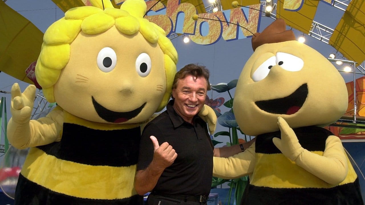 Karel Gott mit Willie und der Biene Maja. Karel Gott mit Willie und der Biene Maja.