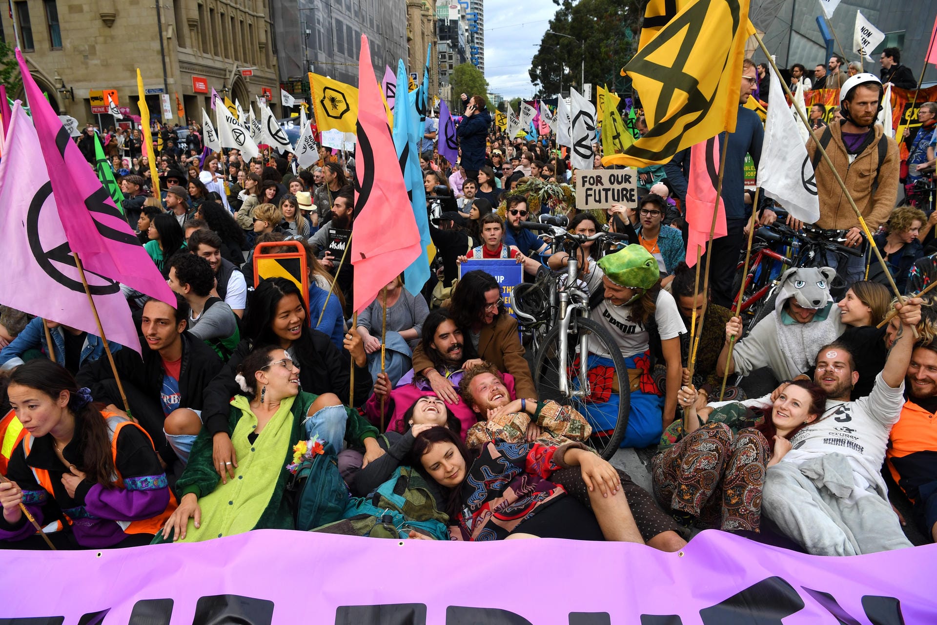 Australische Extinction Rebellion: In Melbourne blockieren Aktivisten eine Straße.