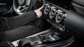 Für die neue A-Klasse gibt es bei Mercedes in Deutschland erstmals einen speziellen Sticker mit integriertem NFC-Controller zum Starten des Fahrzeugs.
