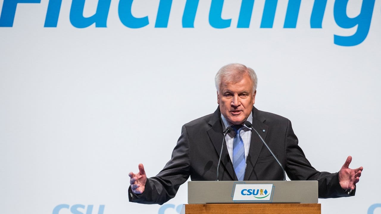 Bundesinnenminister Horst Seehofer sucht weiter eine EU-weite Einigung bei der Seenotrettung von Flüchtlingen.