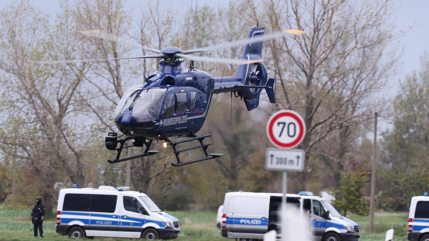 Schüsse in Landsberg: Auch ein Hubschrauber ist im Einsatz.