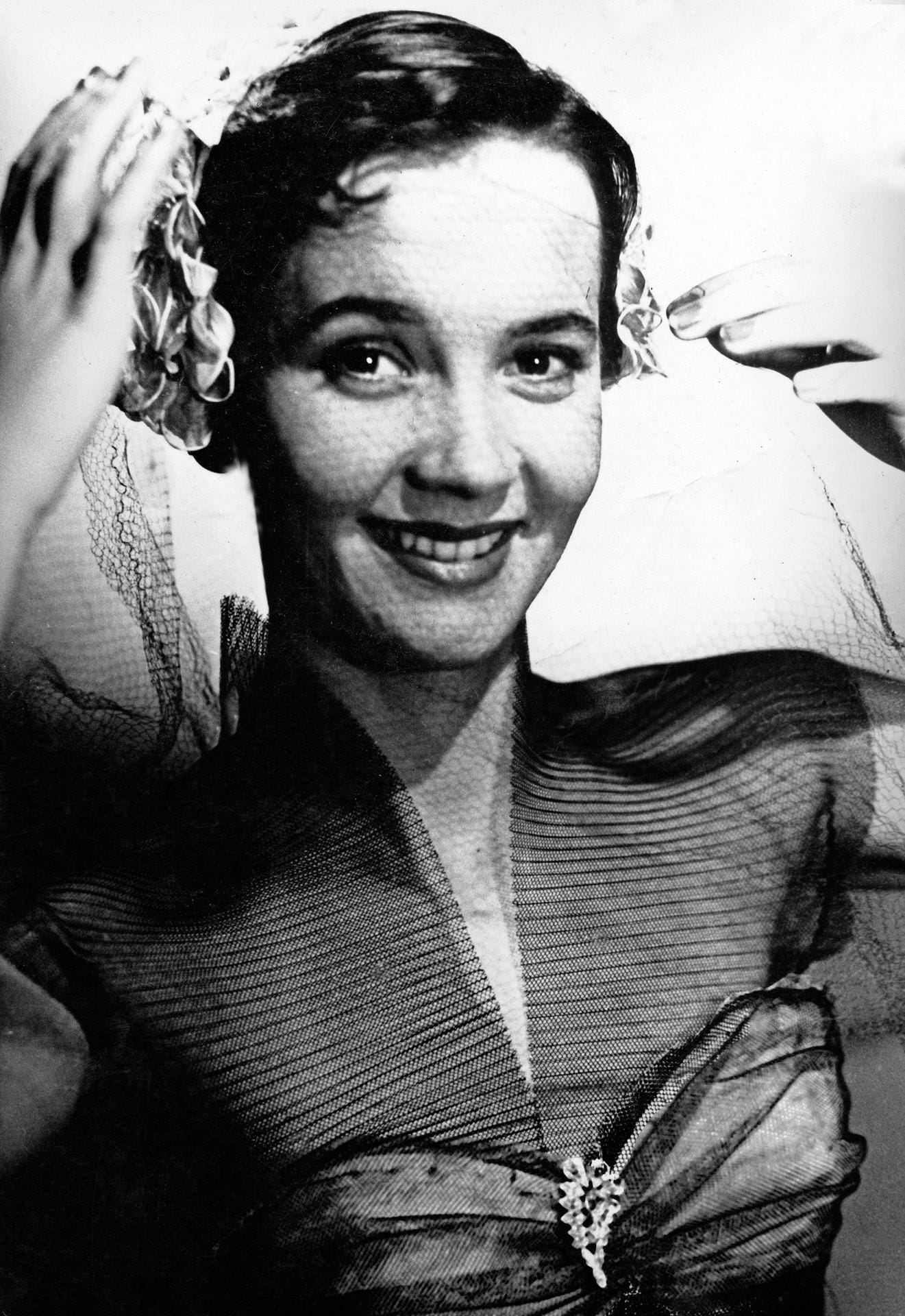 September 1952: Liselotte Pulver ist hier beim dem Film "Fritz und Friederike" zu sehen, der unter der Regie von Geza von Bolvary entstanden ist.