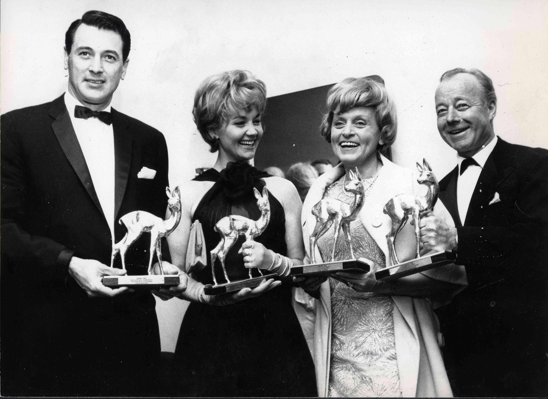 Mai 1965: Rock Hudson, Liselotte Pulver, Luise Ullrich und Heinz Rühmann werden mit dem Bambi ausgezeichnet. Zu diesem Zeitpunkt bekommt sie ihn bereits zum dritten Mal.