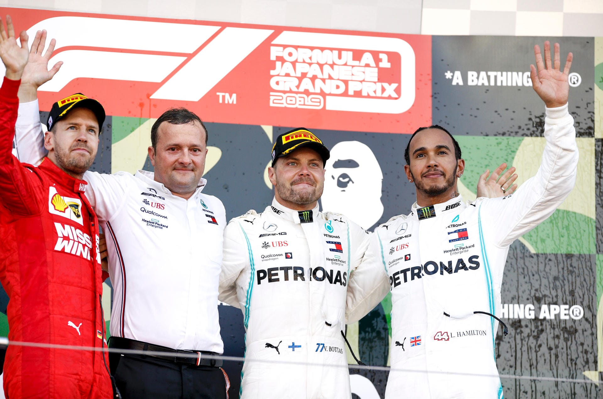 Sieger Bottas mit dem Zweitplatzierten Vettel und Hamilton auf Platz 3
