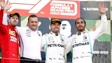 Sieger Bottas mit dem Zweitplatzierten Vettel und Hamilton auf Platz 3