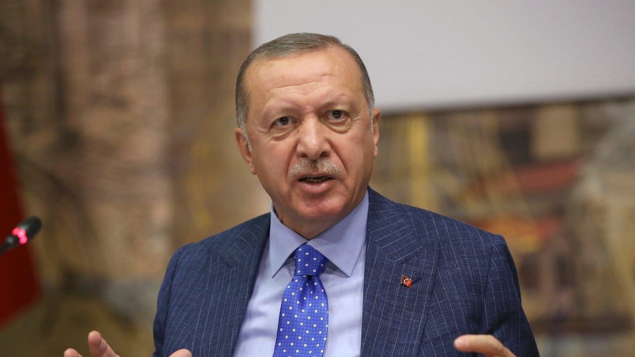 Der türkische Präsident Recep Tayyip Erdogan: Seid Ihr auf unserer Seite oder auf der Seite der Terrororganisation?".