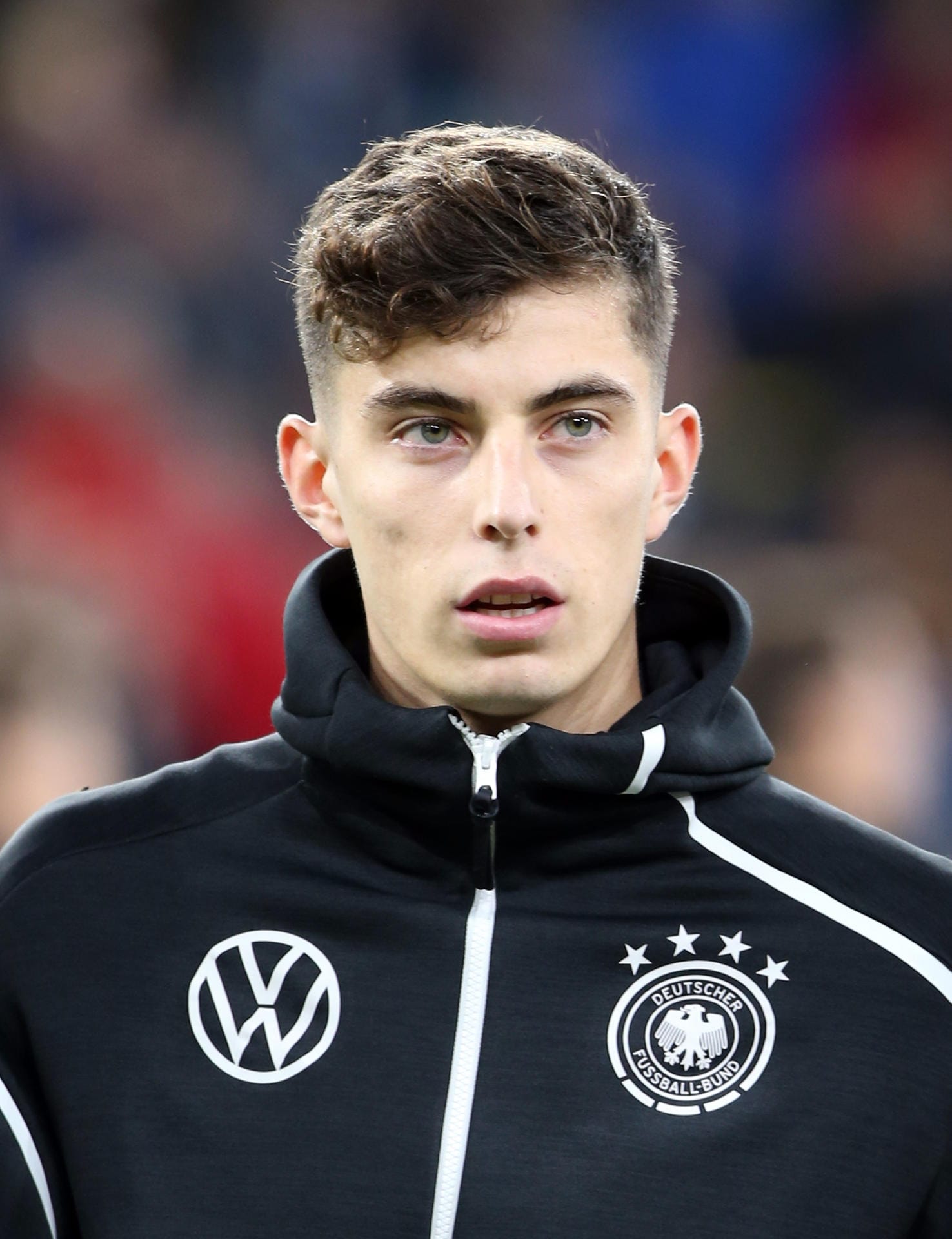 Kai Havertz: Zum Start immer wieder mit Unachtsamkeiten bei der Ballannahme. Steigerte sich in der zweiten Hälfte. Gefährliche Offensivaktionen von dem jungen Leverkusener blieben aber aus. Note: 3