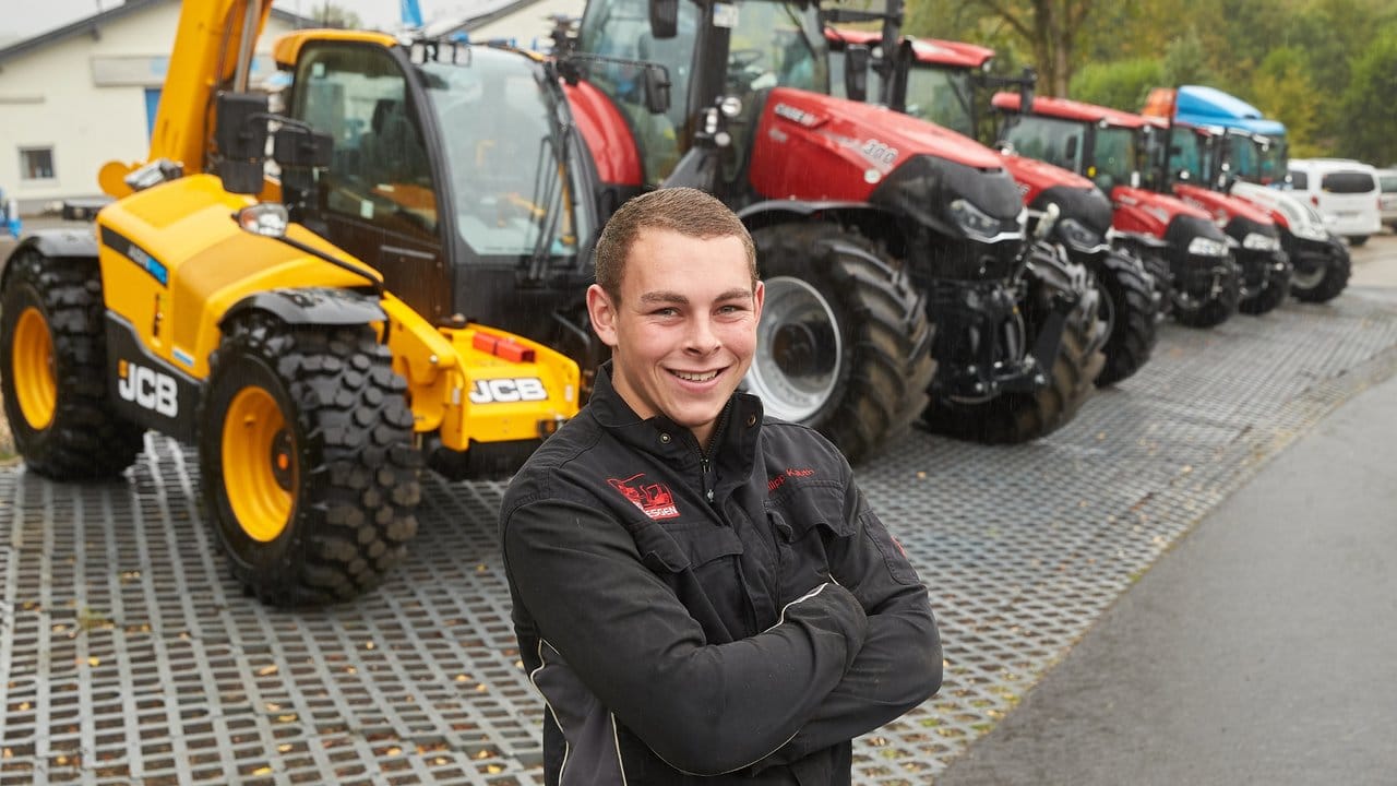 Moderne Traktoren und Baumaschinen sind Hightech-Geräte: Philipp Kauth braucht als Auszubildender zum Land- und Baumaschinenmechatroniker deswegen auch IT-Kenntnisse.