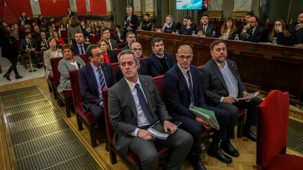 Die katalanischen Separatistenführer auf der Anklagebank im Obersten Gericht in Madrid.