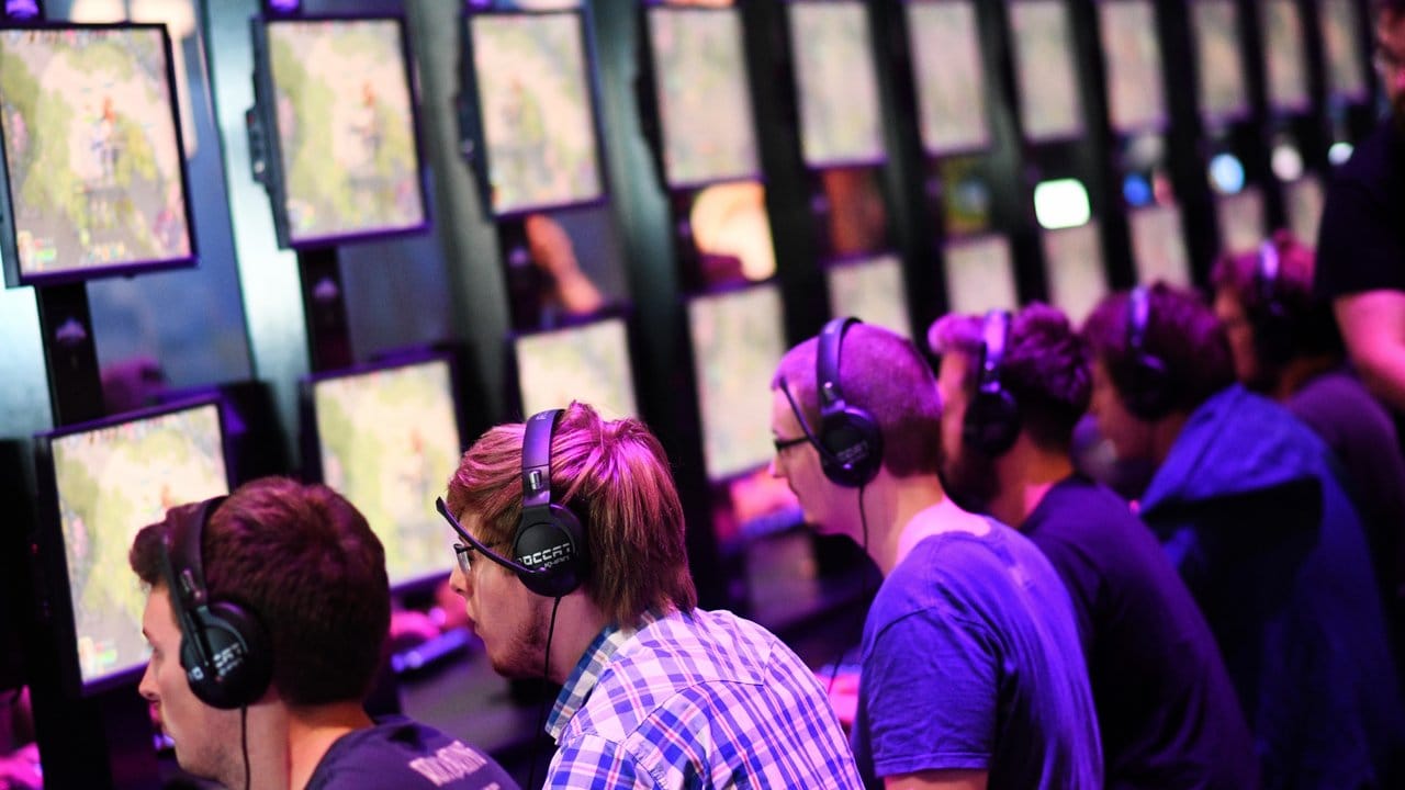 Gamer auf der Spielemesse Gamescom.