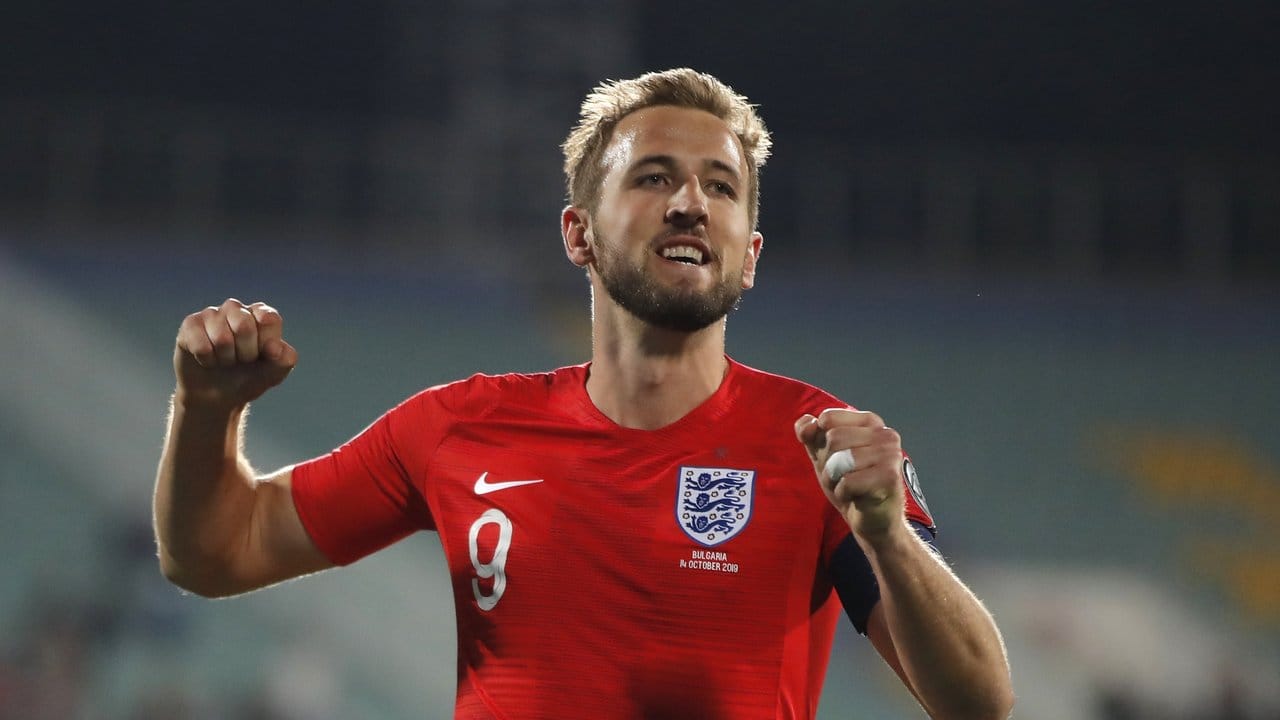 Harry Kane jubelt über seinen Treffer zum 6:0-Sieg für England im Spiel gegen Bulgarien.