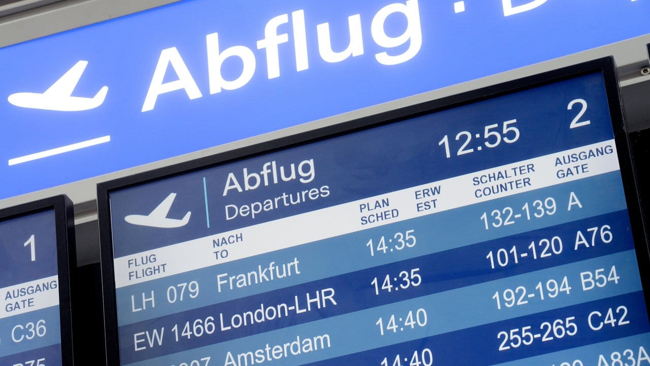 Fliegen wird voraussichtlich teurer - Frühbucher sind aber von der geplanten Steuer auf Flugtickets nicht betroffen. Fliegen wird voraussichtlich teurer - Frühbucher sind aber von der geplanten Steuer auf Flugtickets nicht betroffen.