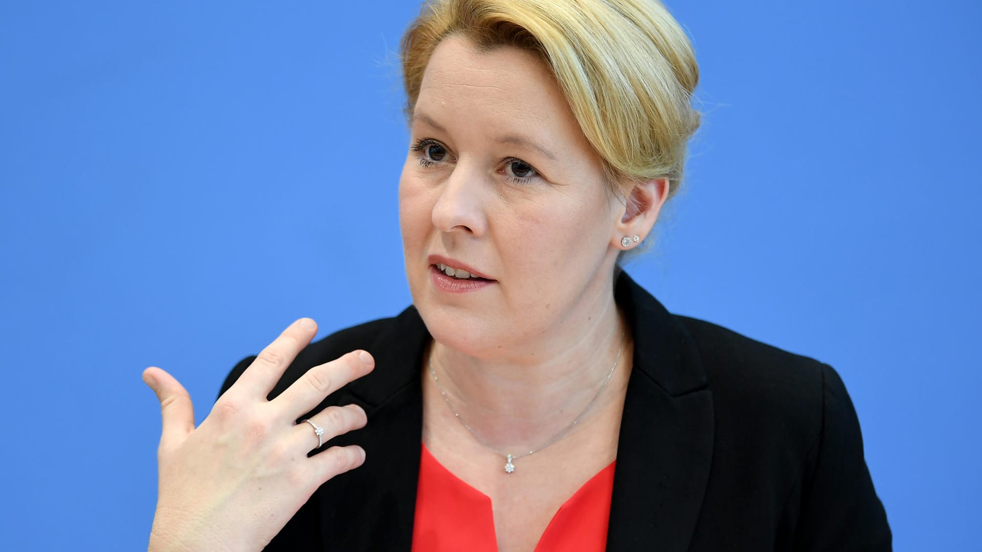 Franziska Giffey: Die Bundesministerin für Familie, Senioren, Frauen und Jugend fordert ein neues Gesetz.