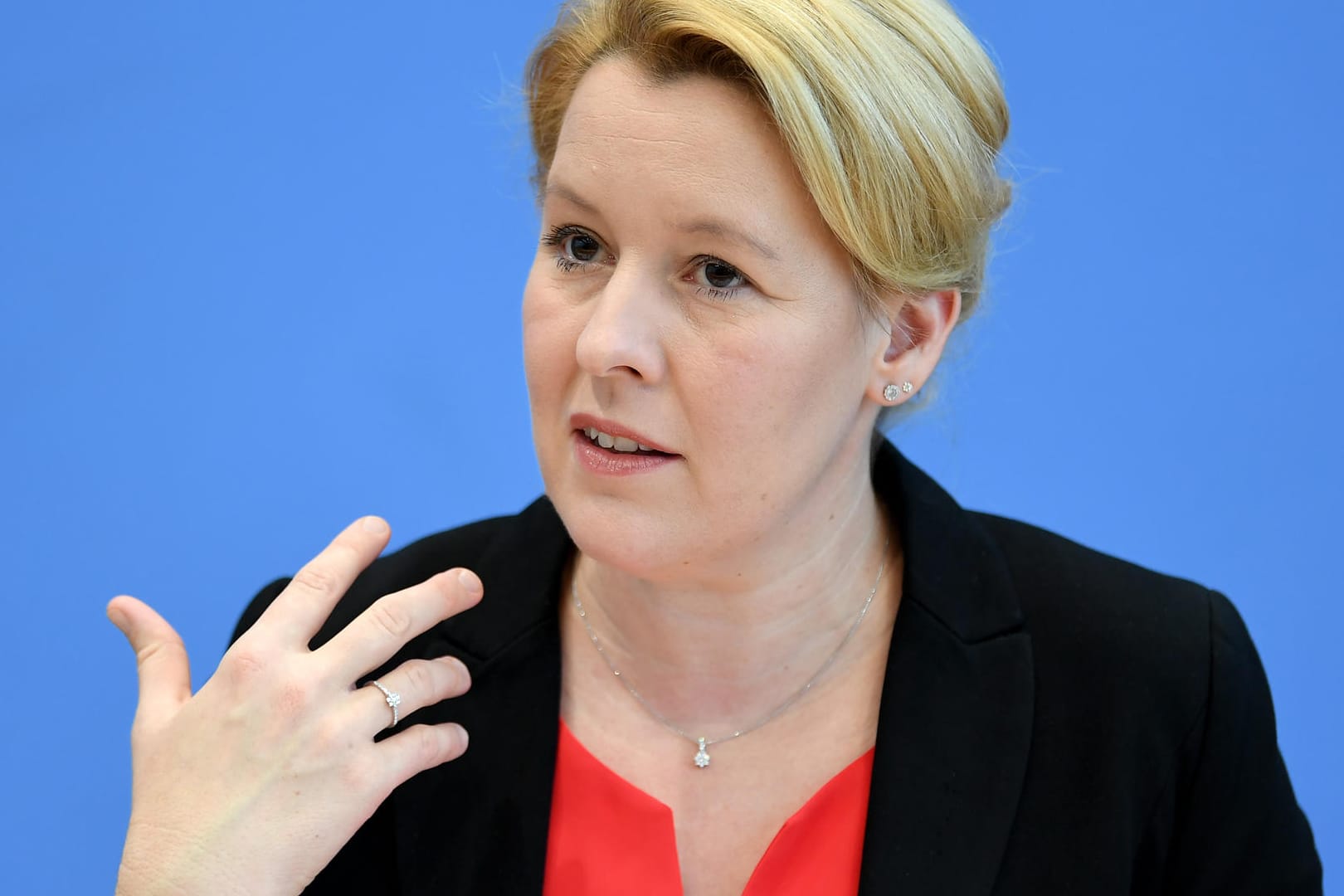 Franziska Giffey: Die Bundesministerin für Familie, Senioren, Frauen und Jugend fordert ein neues Gesetz.