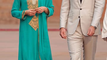 17 Oktober: Das royale Paar besucht die Badshahi-Moschee.